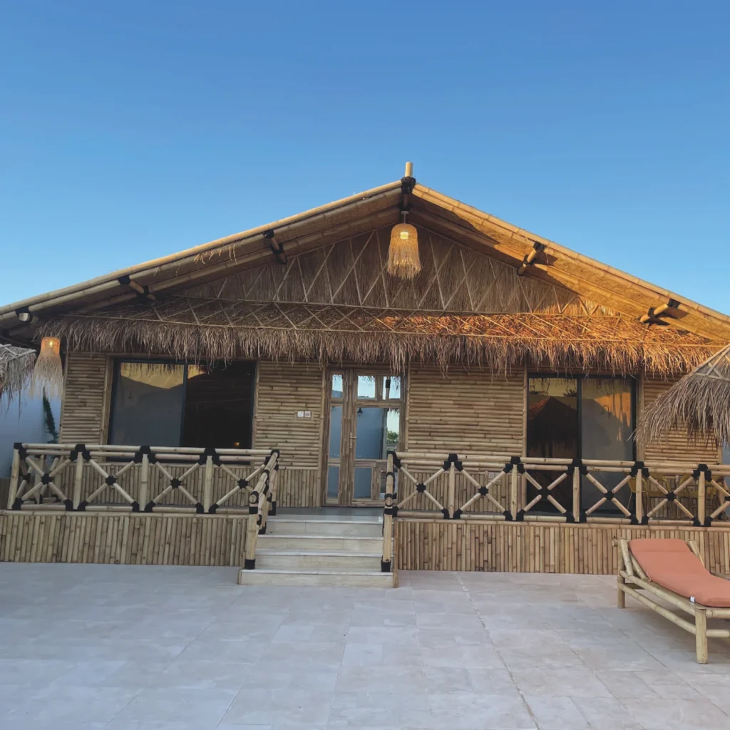 كوخ خشبي للبيع​