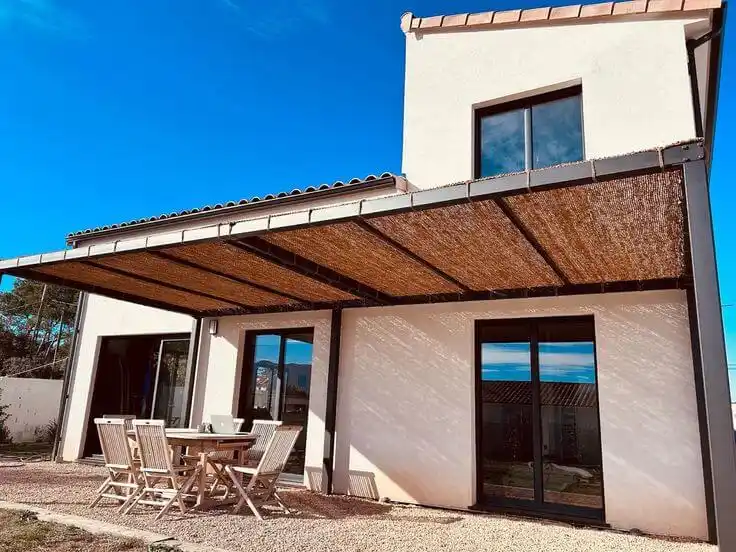 مظلة خارجية خشب خيزران